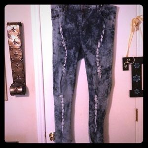 Ripped stretch jeans